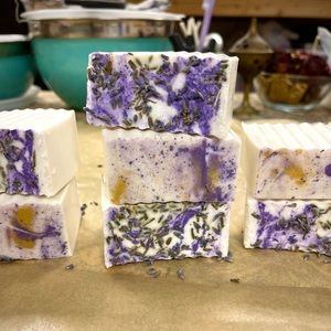 SALE! 🌿 Lavender Love Goat’s Milk Soap!